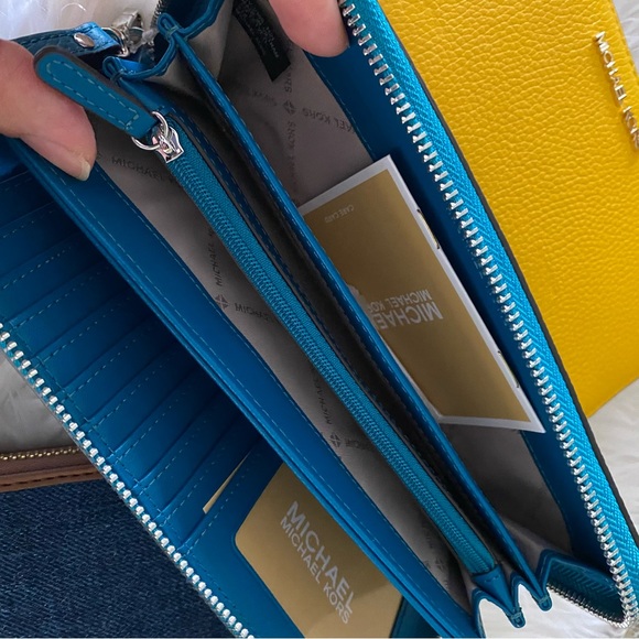 New Michael Kors jet set travel large continental wallet - Picture 14 of 16